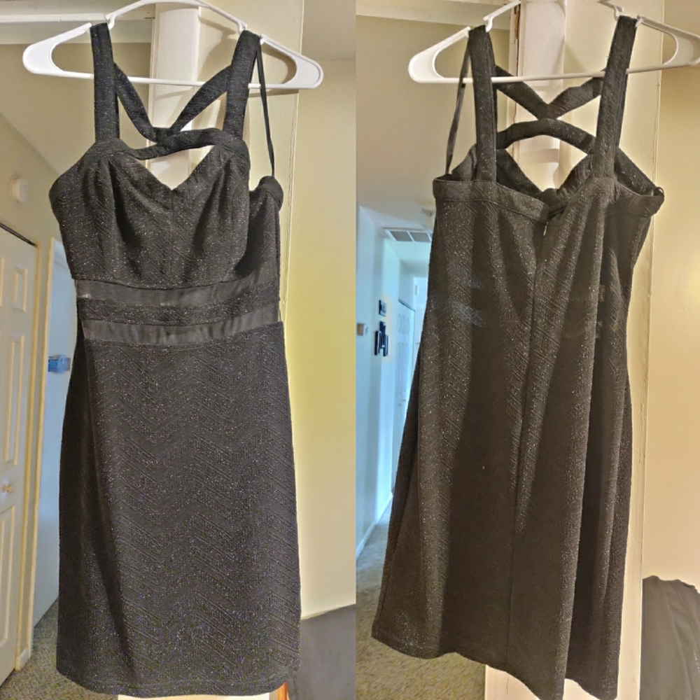 Dresses - Picture 3 of 6